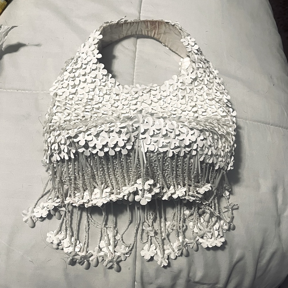 White flower novelty purse